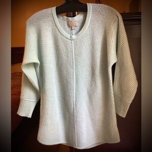 NWT PURE 100%Cashmere Sweater. 6/8